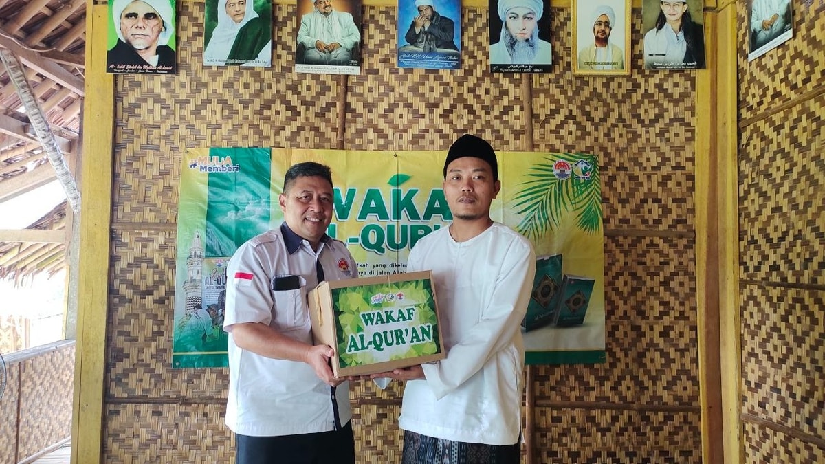 Alhamdulillah, Al Qur'an Baru Sudah di Terima Oleh Para Santri Penghafal Qur'an di Ponpes Al Qipanca Alhamdulillah, Al Qur'an Baru Sudah di Terima Oleh Para Santri Penghafal Qur'an di Ponpes Al Qipanca