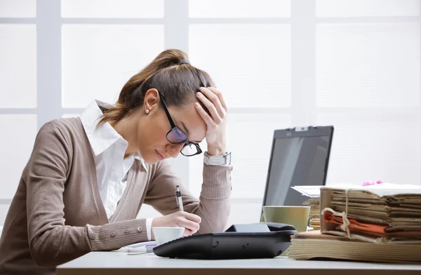 MealBlend untuk Hari-hari Wanita yang Bergerak Cepat MealBlend untuk Hari-hari Wanita yang Bergerak Cepat