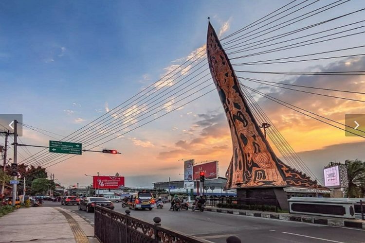 Tugu Keris SOLO, Menelusuri Jejak Sejarah dan Kebesaran Jawa Tengah Tugu Keris SOLO, Menelusuri Jejak Sejarah dan Kebesaran Jawa Tengah