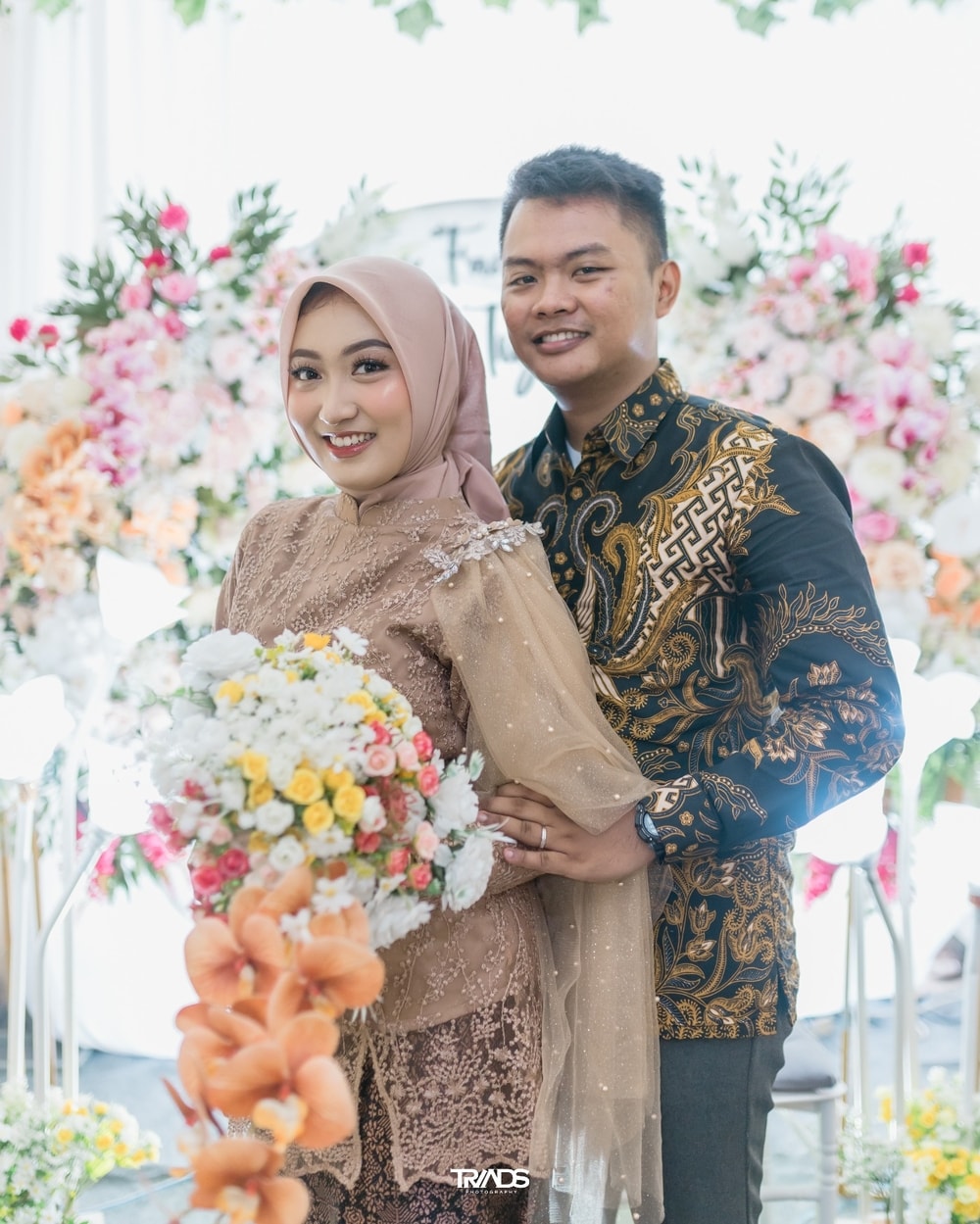 TIYAS // FADLY