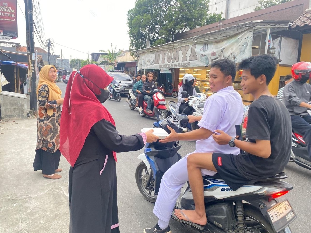 Berbagi Sajian Barokah Di Jum'at Penuh Berkah