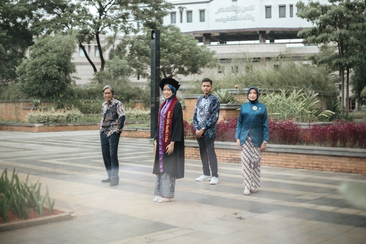 Sofia Graduation Session at TMII