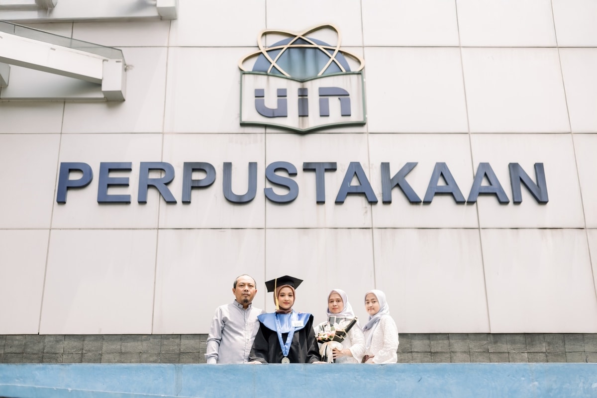 Iqlima Graduation Session at UIN