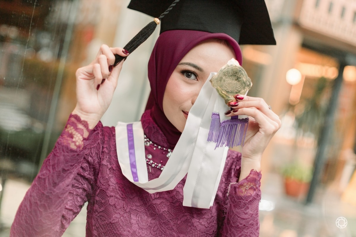 Dila Graduation Session at SAHID