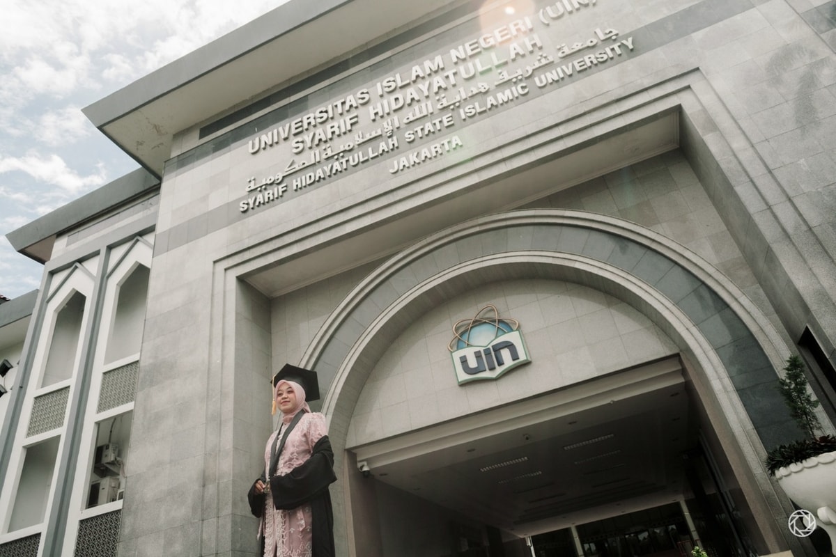 Alia Graduation Session at UIN