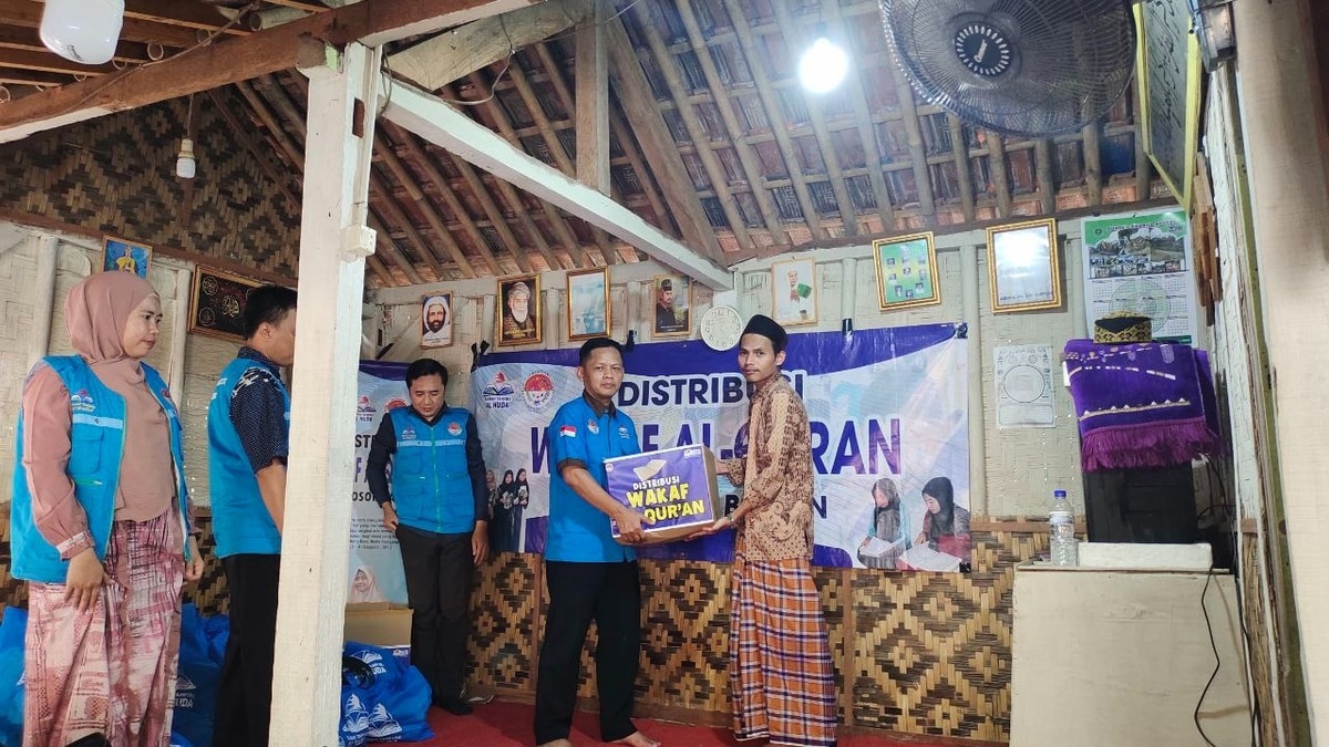 Alhamdulillah, Kini Para Santri di Ponpes Ibtidaul Kalam Punya Al Qur'an Baru yang Layak..