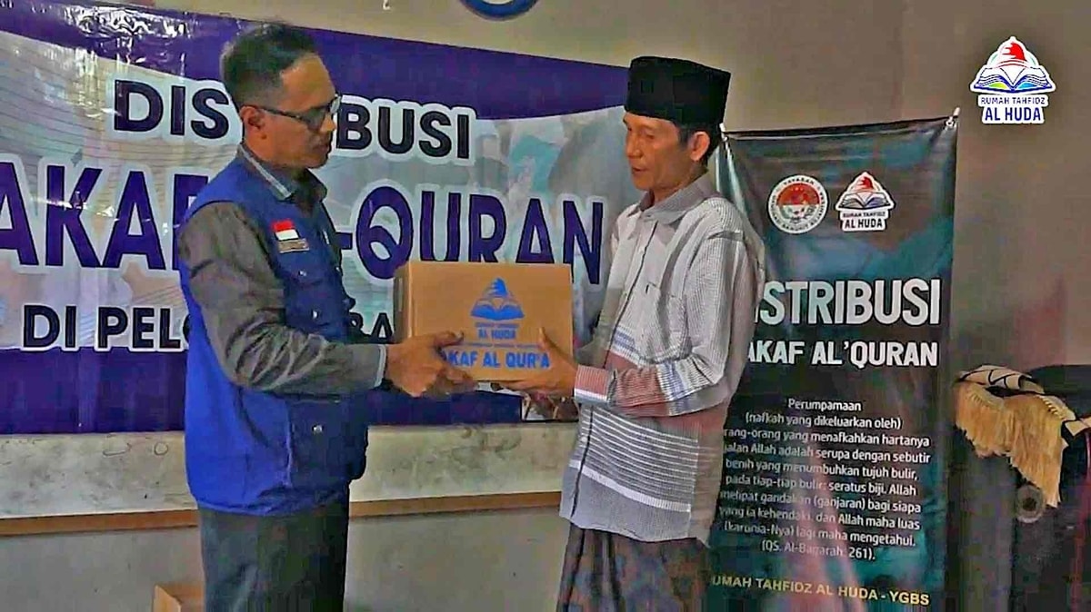 Alhamdulillah Adik-Adik di TPA Al-Latiffiyah Sudah Menerima Al-Qur'an dari Sahabat Tahfidz!