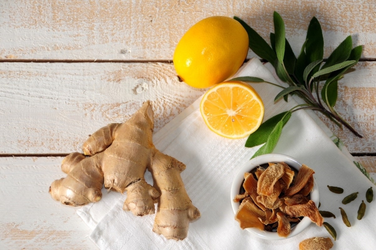 Rahasia Sehat Alami: Keunggulan Mengonsumsi Obat Herbal
