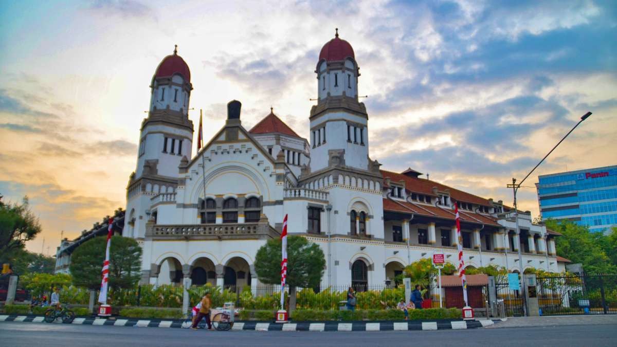 Suasana siang di Lawang Sewu