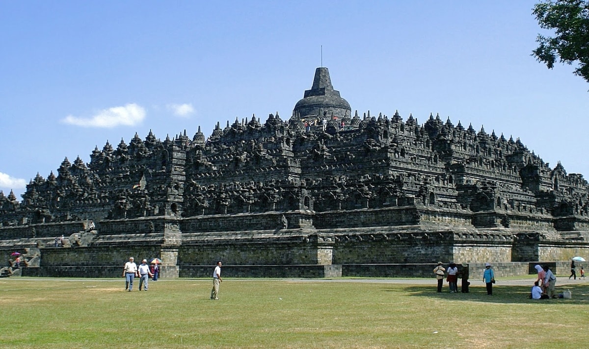 Mengenal Megahnya Candi Borobudur di Magelang...!!!