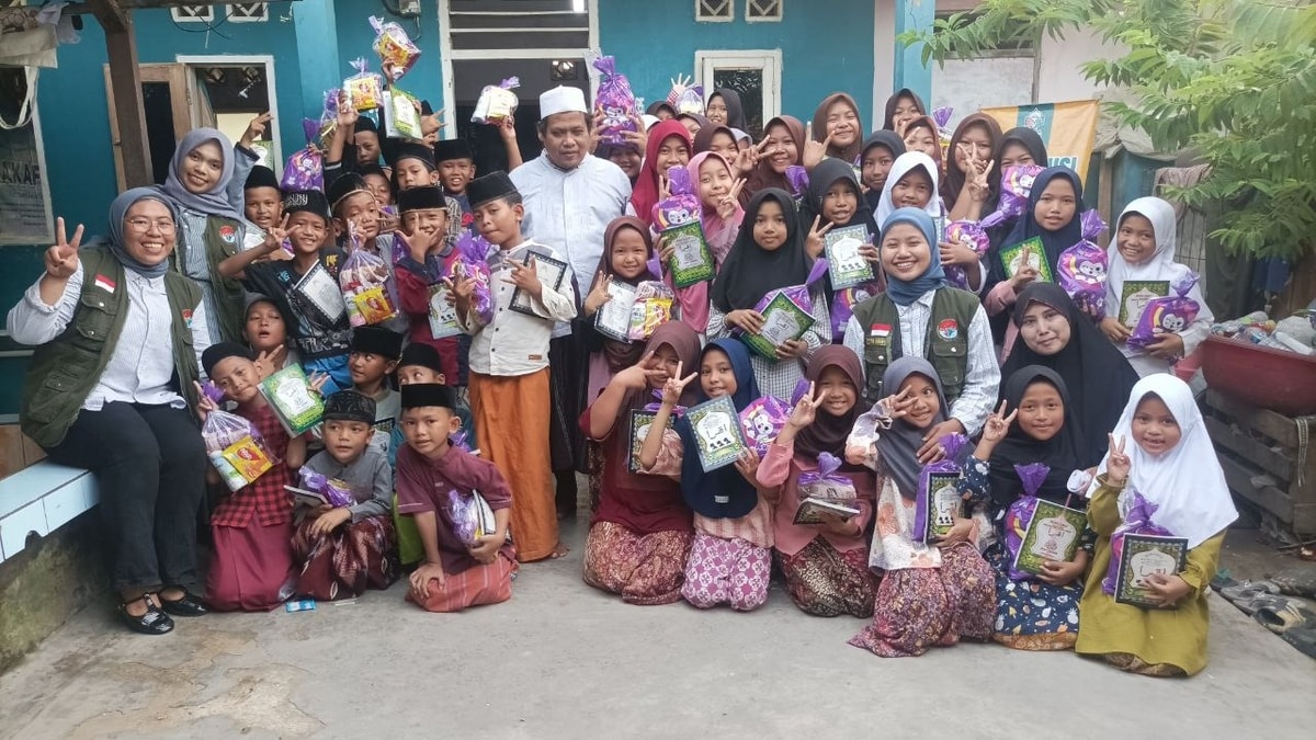 Buku Iqro’ Baru Menyemai Semangat Belajar di Majelis Ta’lim Manba'u Tholibiin Kampung Pesisir, Serang
