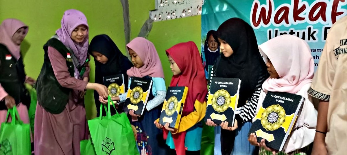 Laporan Distribusi Wakaf Al Qur'an Untuk Santri Dan Lansia Di pelosok Jawa