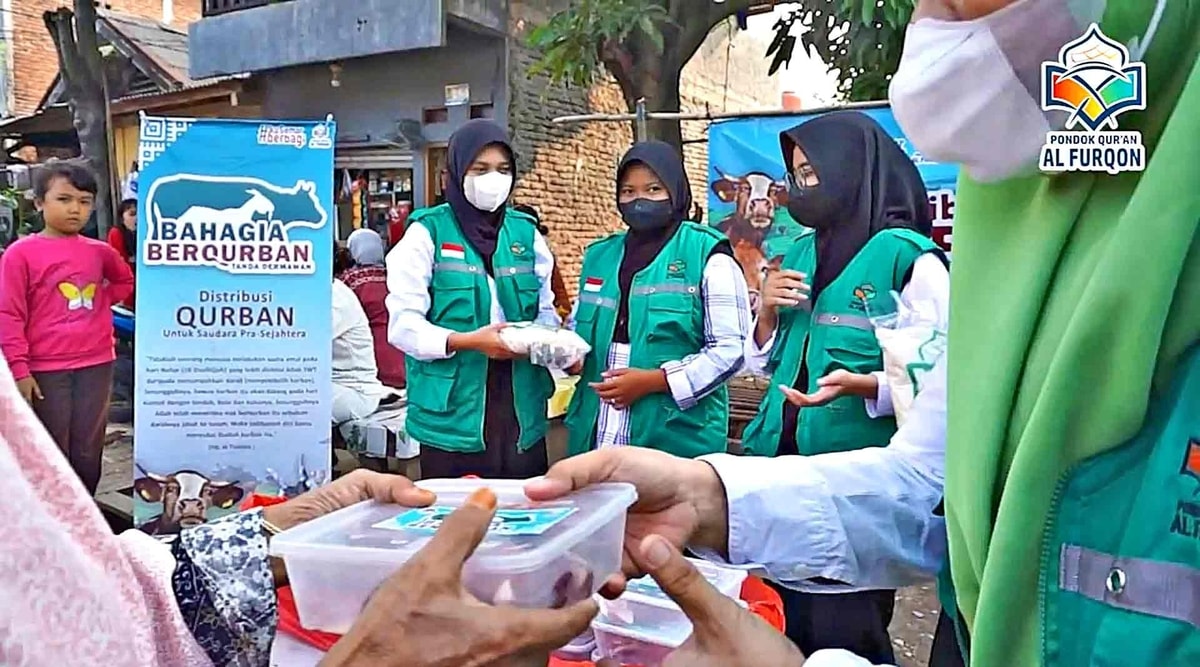 Laporan Pemotongan & Pembagian Daging Qurban Al-Furqon 1443 H