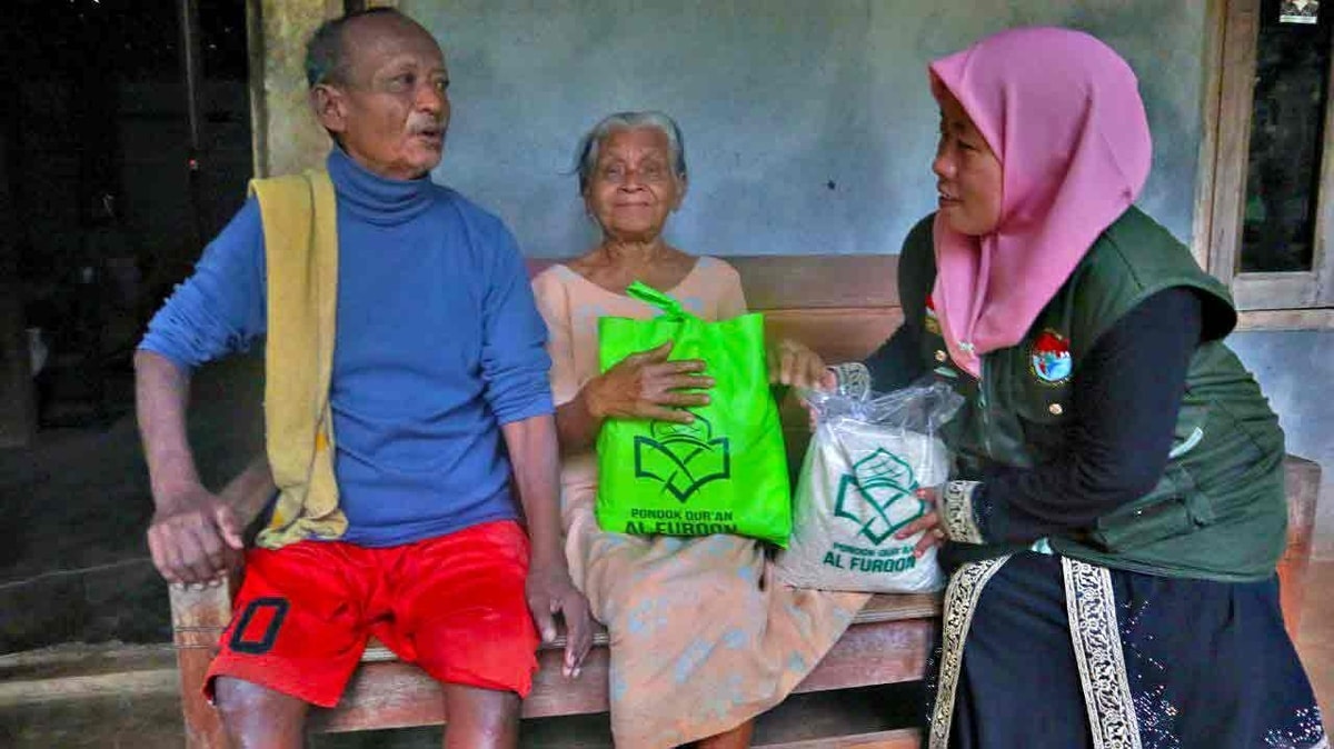 Kebaikan Sahabat Telah Sampai ke Tangan Para Lansia di Pelosok Jawa