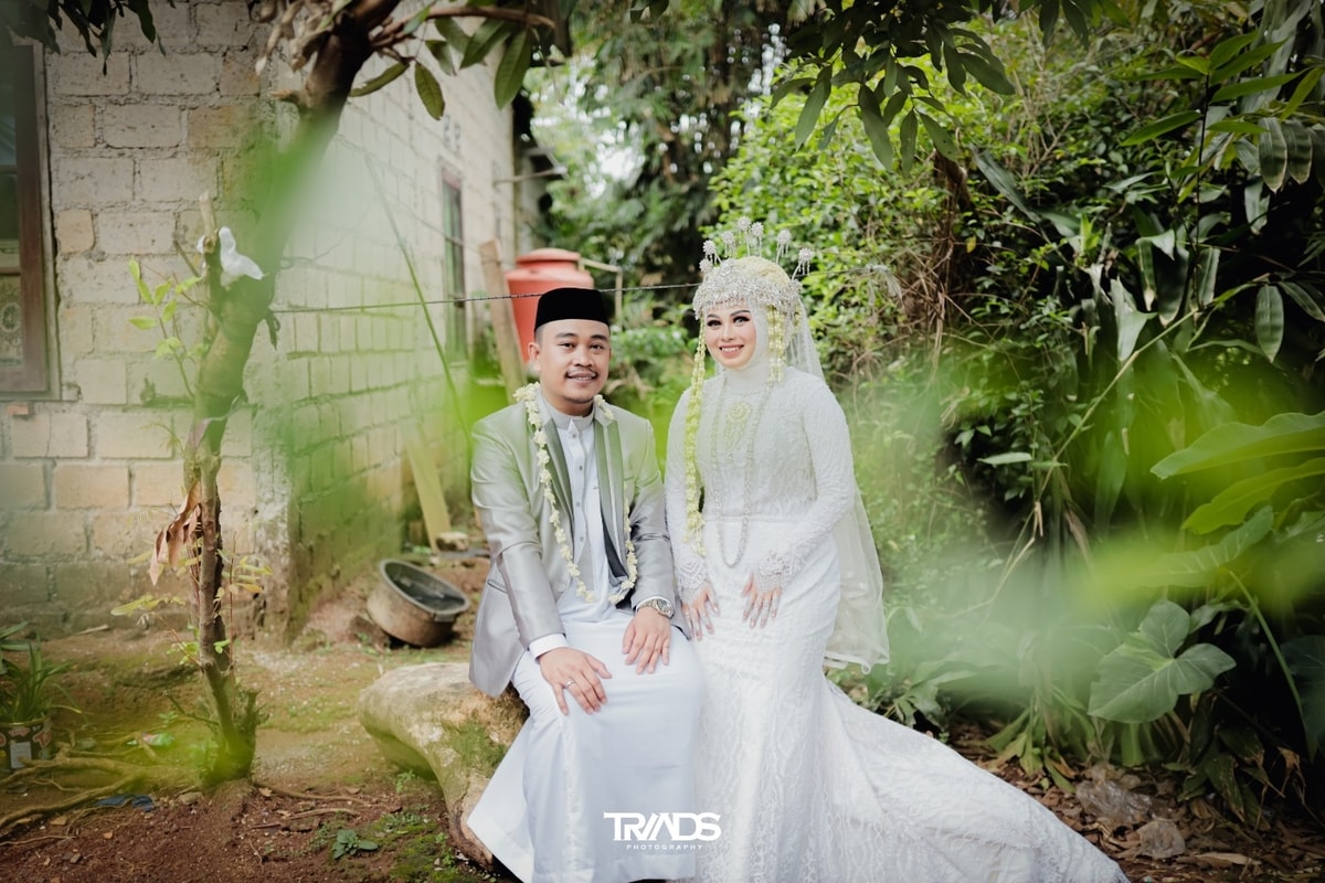 LALA // IKBAL