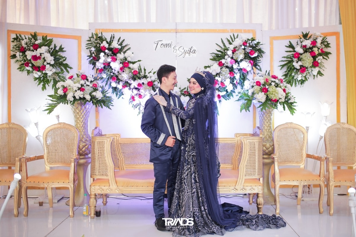 TOMI // SYIFA