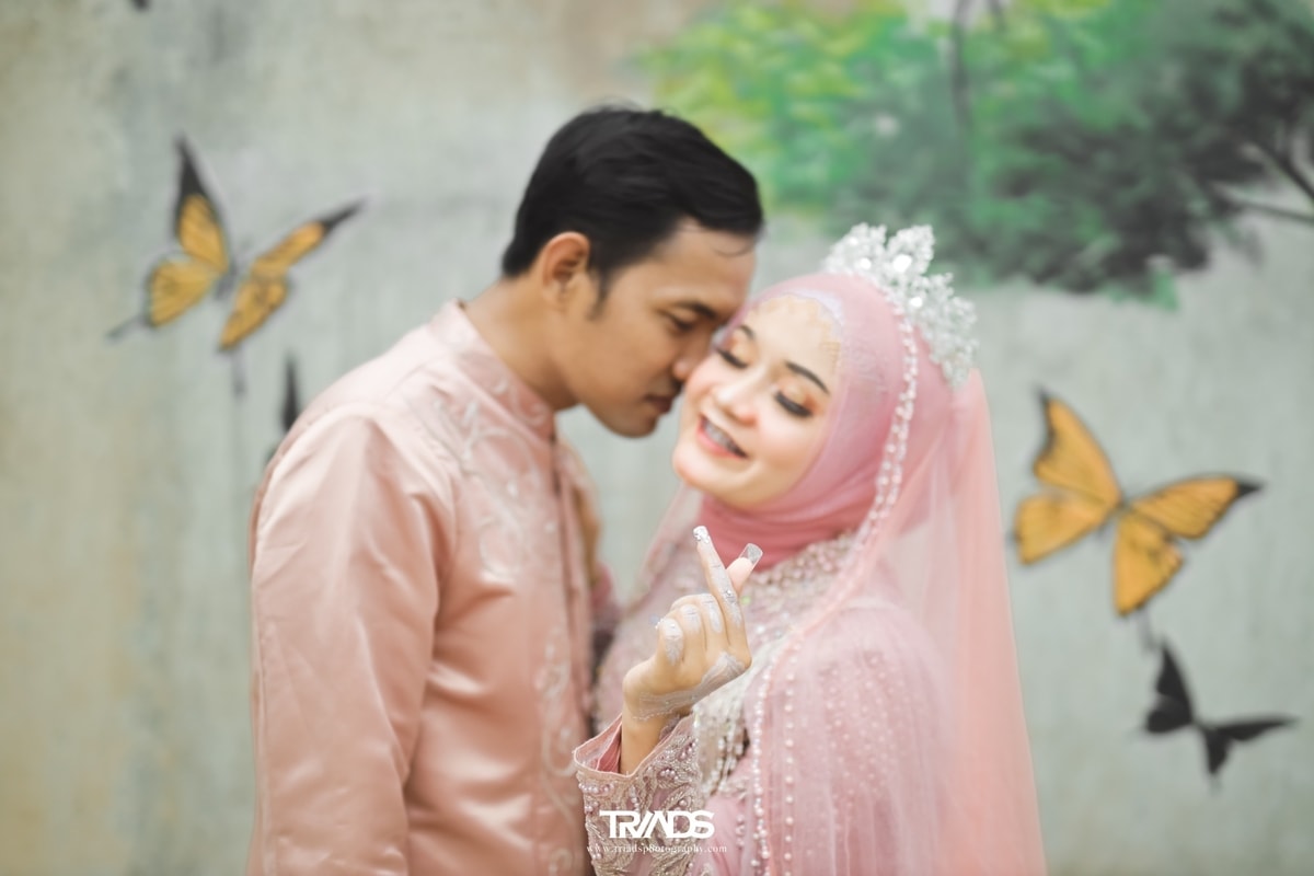 DEMY // PUTRI