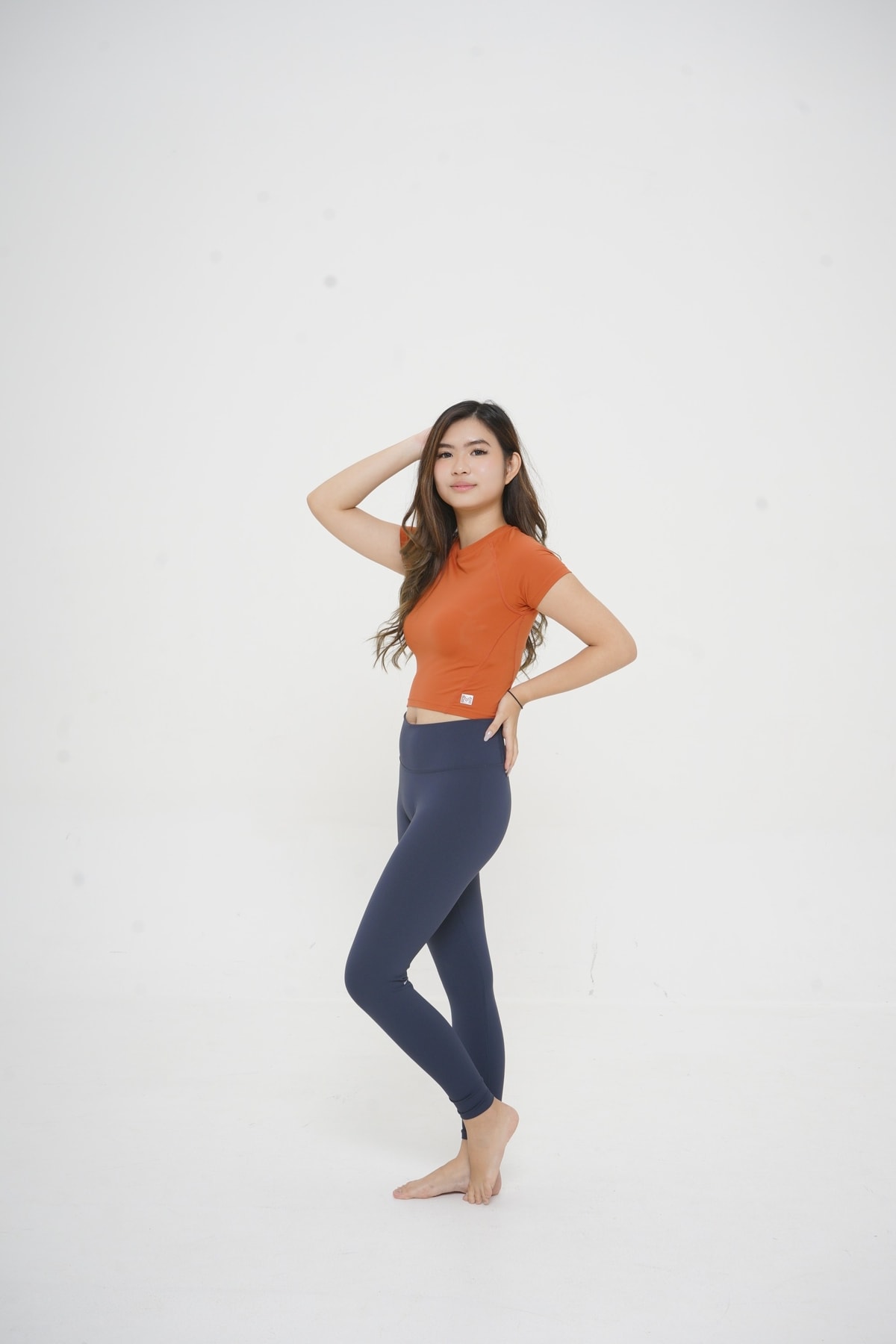 Atas - Orange, Legging - Dark Navy