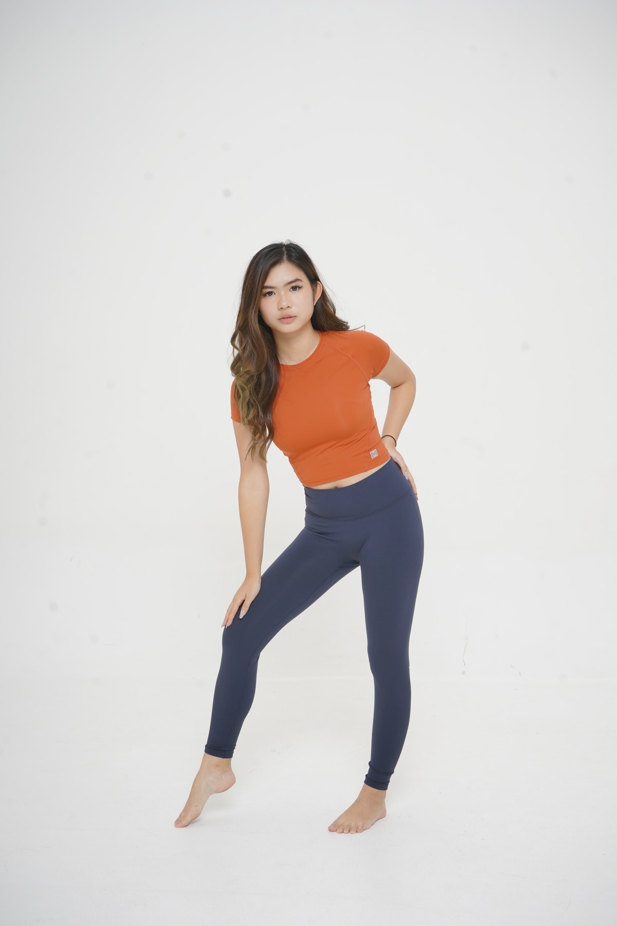 Atas - Orange, Legging - Dark Navy