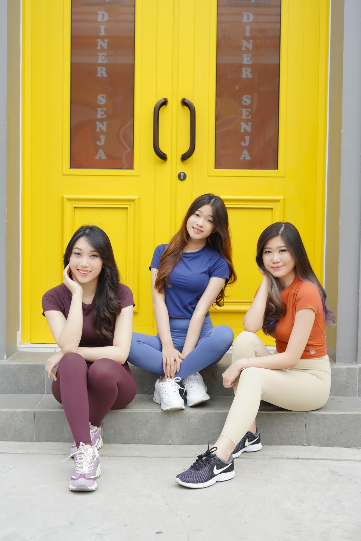 Atas : Chocolate Mousse, Blue, Orange