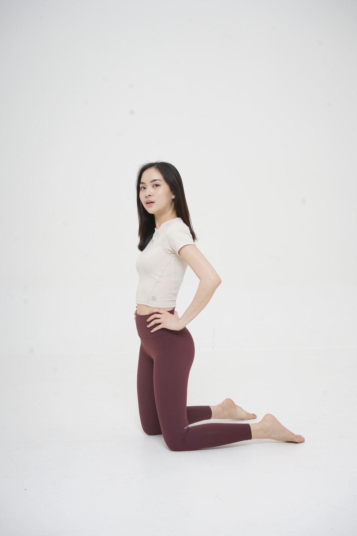 Atas - Ivory, Legging - Charcoal