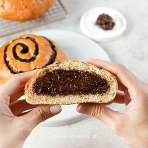 Roti Coklat Ovomaltine Gandum