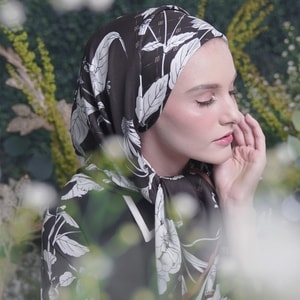 Bloomy Beauty Black Scarf