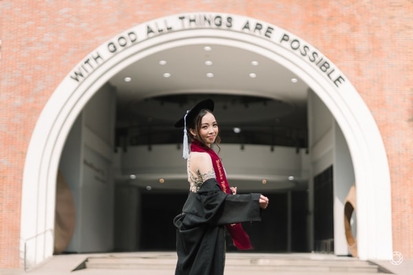 Tesa Graduation Session at UPH