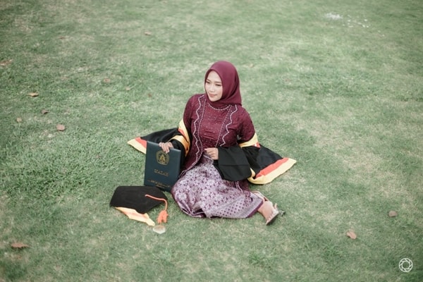 Andita Graduation Session at TAMAN BANTENG