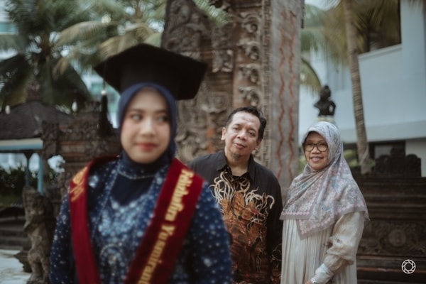 Feli Graduation Session at SAHID