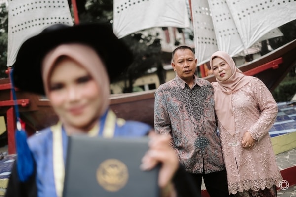 Tia Graduation Session at TAMAN POTRET