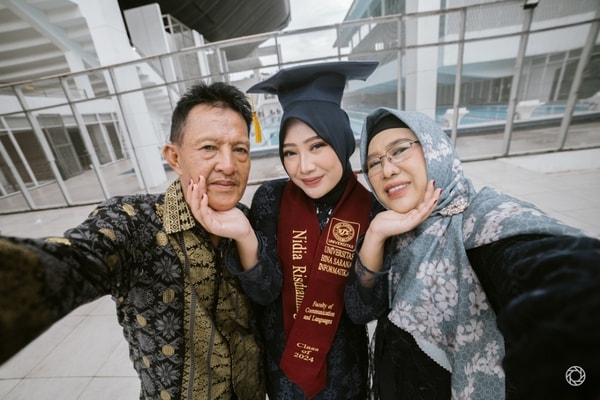 Nidia Graduation Session at AQUATIC