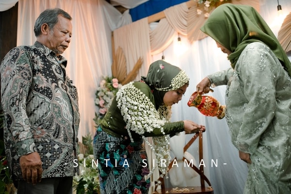 sintia // pengajian & siraman