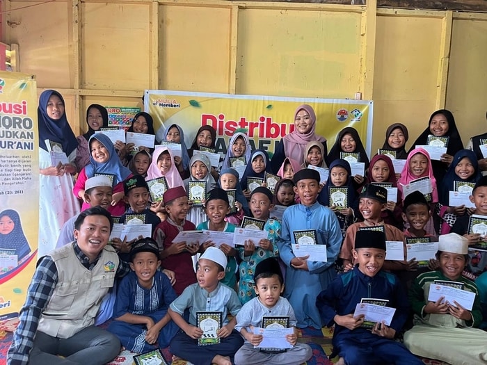 Kebahagiaan Santri TPA As-Syifa, Wakaf Iqro Telah Tersampaikan