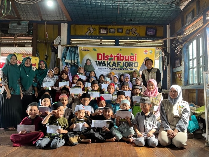 Penyaluran Wakaf Iqro Untuk Adik-adik di TPA Mardiyah