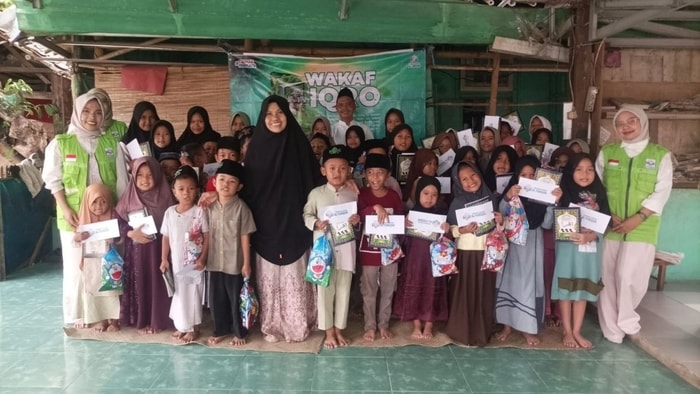 Alhamdulillah, Wakaf Iqro Telah Tersalurkan untuk Santri Majelis Raudhatus Sibyan di Sukamulya, Tangerang