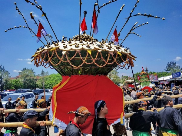 Makna dari Sesajen pada Gunungan Sekaten