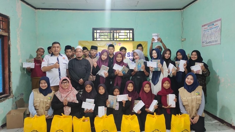 Wakaf Qur’an Menghadirkan Senyum Baru di Pesantren Al-Mubtadiin, Pasir Capak – Lebak