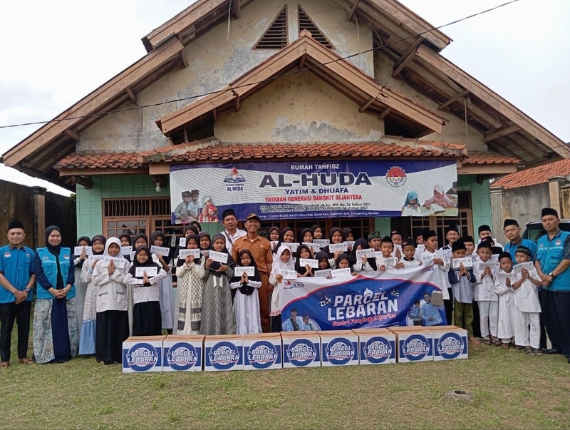 Berbagi Cinta Lewat Parcel Lebaran untuk Santri Penghafal Qur’an