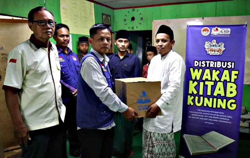 Laporan Distribusi Wakaf Kitab Kuning Ke Pondok Pesantren Salafiyah Daaru'Nazmi