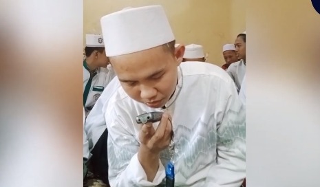 Ucapan terima kasih oleh Iskandar Anas dari Rumah Tahfidz NRA Makassar kepada Donatur - Donatur yang telah Berwakaf Al - Qur'an di Program Wakaf Al - Qur'an Yayasan Hashinah Umat Indonesia🙏☺️

Terimakasih para Donatur Bapak Sudirman bin Kunta, dan Ibu Siti Asda, yang sudah mempercayakan Yayasan Hashinah Umat Indonesia. Semoga Allah memberikan umur yang berkah serta rezeki yang melimpah. Aamiin Yaa Rabbal 'Aalamiin..🤲🤲