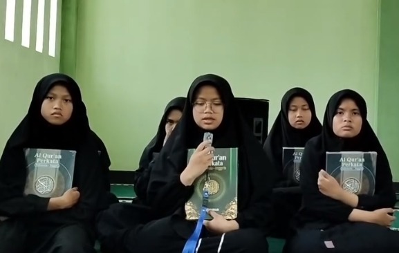 Ucapan terima kasih oleh Zulfa kepada Donatur - Donatur yang telah Berwakaf Al - Qur'an di Program Wakaf Al - Qur'an Yayasan Hashinah Umat Indonesia.🙏☺️

Terimakasih para Donatur yang sudah mempercayakan Yayasan Hashinah Umat Indonesia.🙏☺️