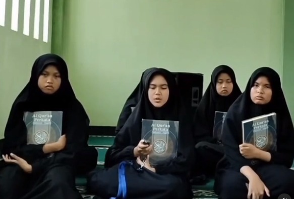 Terima kasih oleh Amel kepada Donatur-Donatur yang telah Berwakaf Al-Qur'an di Program Wakaf Al-Qur'an Yayasan Hashinah Umat Indonesia.🙏☺️

Terimakasih para Donatur yang sudah mempercayakan Yayasan Hashinah Umat Indonesia. Semoga Allah SWT mengabulkan semua hajatnya dan dilimpahkan keberkahan.. Aamiin yaa Robbal'aalamiin.☺️🙏