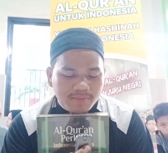 Ucapan terima kasih oleh Ruslan kepada Donatur - Donatur yang telah Berwakaf
Al-Qur'an di Program Wakaf Al - Qur'an Yayasan Hashinah Indonesia🙏☺️

Terimakasih para Donatur ( RISMAYANI, HERNANDI dan DARWATI ) yang sudah mempercayakan Yayasan Hashinah Indonesia ☺️🙏