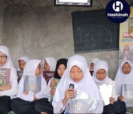 Ucapan terima kasih oleh Azkiya kepada Donatur - Donatur yang telah Berwakaf Al-Qur'an di Program Wakaf Al - Qur'an Yayasan Hashinah Indonesia🙏☺️

Terimakasih para Donatur ( KHADIJAH, HENITA LINDA dan YOHANAS )  yang sudah mempercayakan Yayasan Hashinah Indonesia ☺️🙏