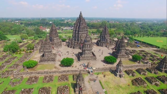 Stuktur dan  Komplek Candi Prambanan