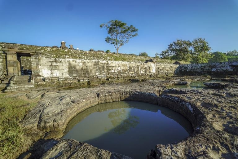 Kolam Pemandian di Istana Ratu Boko