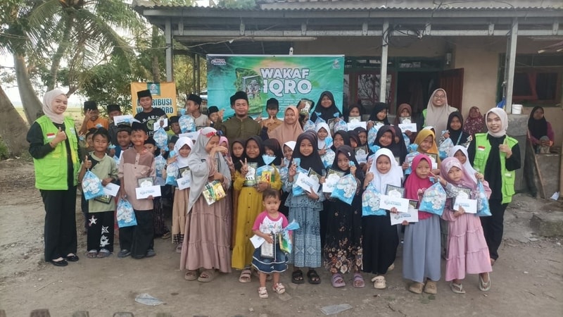 Distribusi Wakaf Iqro di TPA Zainiyatun Dinussalam: Menembus Jalan Setapak, Menyampaikan Amanah