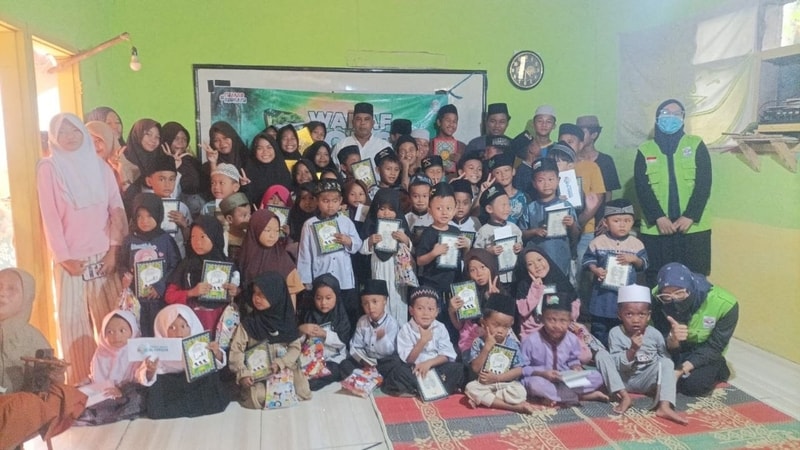 Wakaf Iqro Telah Tersalurkan untuk Para Santri Majelis Taklim Jamiatul Aulad