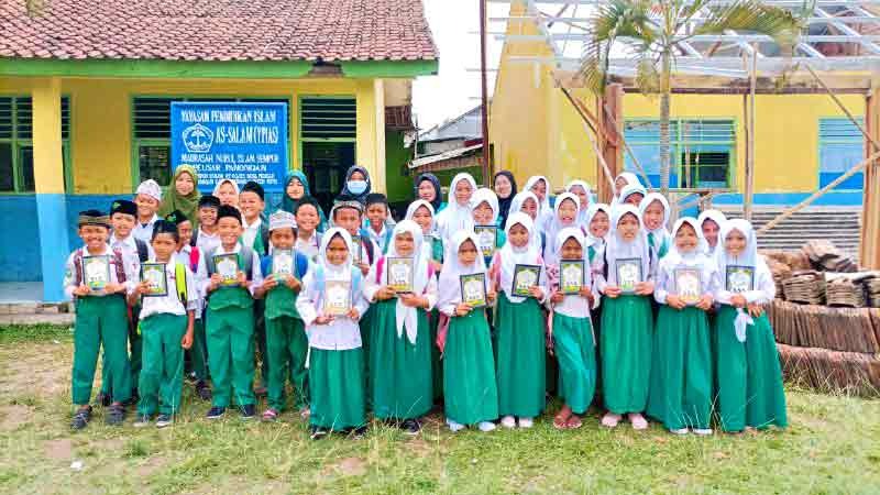 Laporan Distribusi Wakaf Iqro dan Al-Qur'an